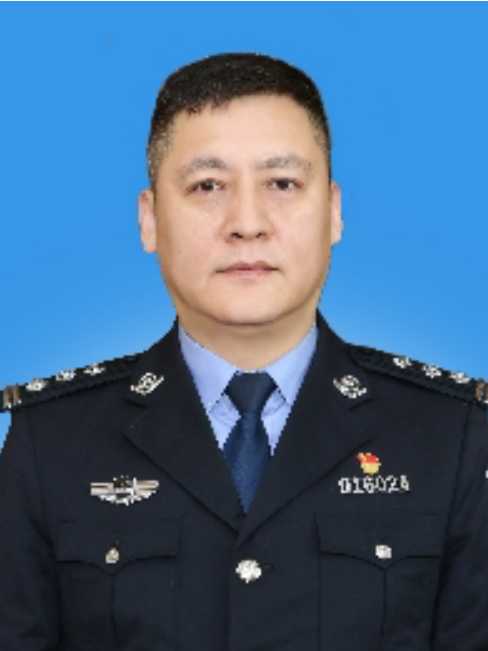 董波(山西省太原市尖草坪區政府黨組成員、副區長、市公安局尖草坪分局局長) 董波(山西省太原市尖草坪區政府黨組成員、副區長、市公安局尖草坪分局局長)