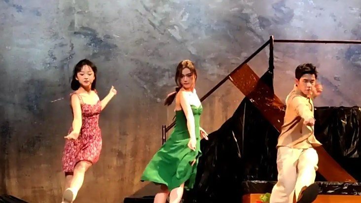 女演員(2025年張廣天執導的舞台劇作品) 女演員(2025年張廣天執導的舞台劇作品)