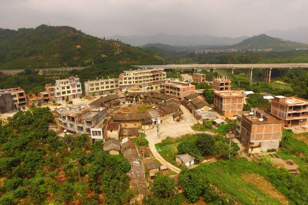 華河村 華河村
