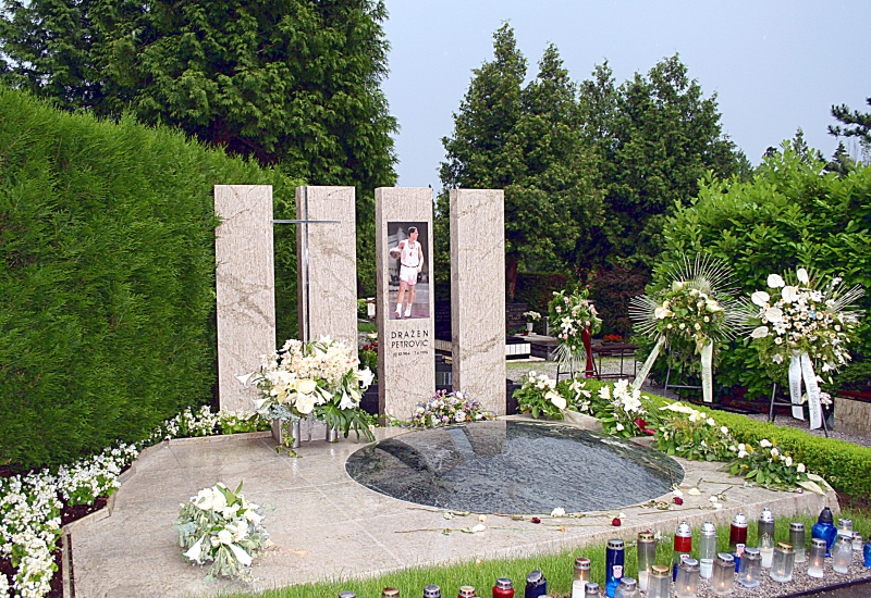 彼得洛維奇之墓