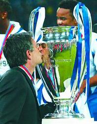 2004年，穆里尼奧帶領波爾圖奪得歐冠冠軍