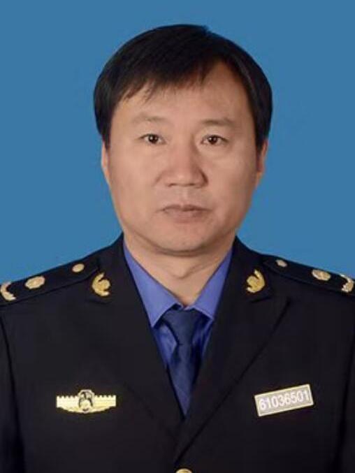 周向東(陝西省西安市臨潼區城市管理和綜合執法局原黨委書記、局長) 周向東(陝西省西安市臨潼區城市管理和綜合執法局原黨委書記、局長)