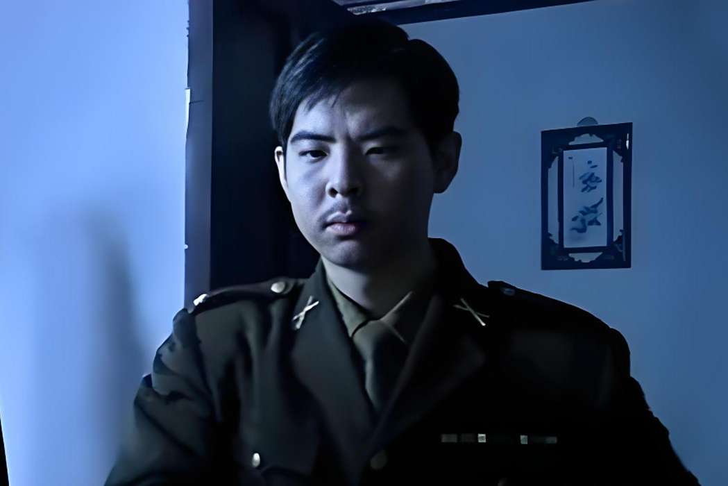張凌軒(《天塹·1949》中由顧海波飾演的國民黨軍官角色) 張凌軒(《天塹·1949》中由顧海波飾演的國民黨軍官角色)