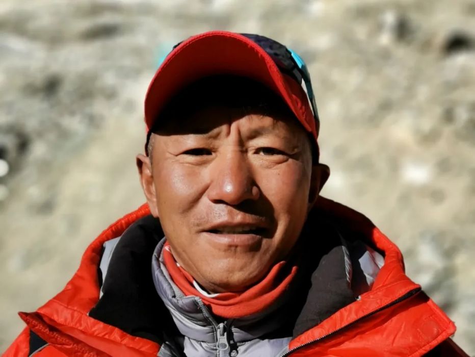 普布頓珠(2020年珠峰測量登山隊攻頂組成員) 普布頓珠(2020年珠峰測量登山隊攻頂組成員)