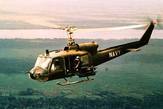 UH-1直升機