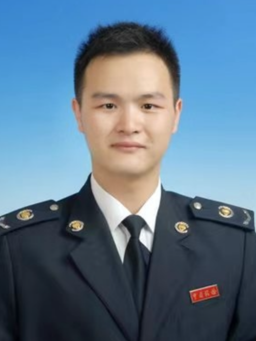 劉偉偉(國家稅務總局三門縣稅務局黨委委員、紀檢組組長) 劉偉偉(國家稅務總局三門縣稅務局黨委委員、紀檢組組長)