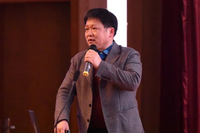 張春龍(湖南省文物考古研究院研究員) 張春龍(湖南省文物考古研究院研究員)