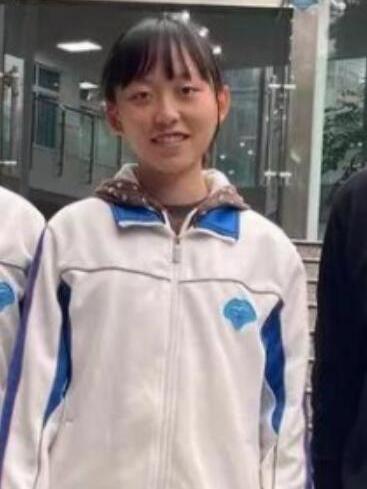 楊夢琪(成都七中高三學生) 楊夢琪(成都七中高三學生)