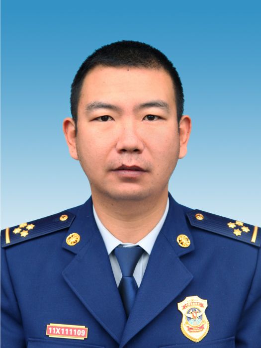 李猛(浙江省杭州市西湖區西湖消防大隊副大隊長) 李猛(浙江省杭州市西湖區西湖消防大隊副大隊長)