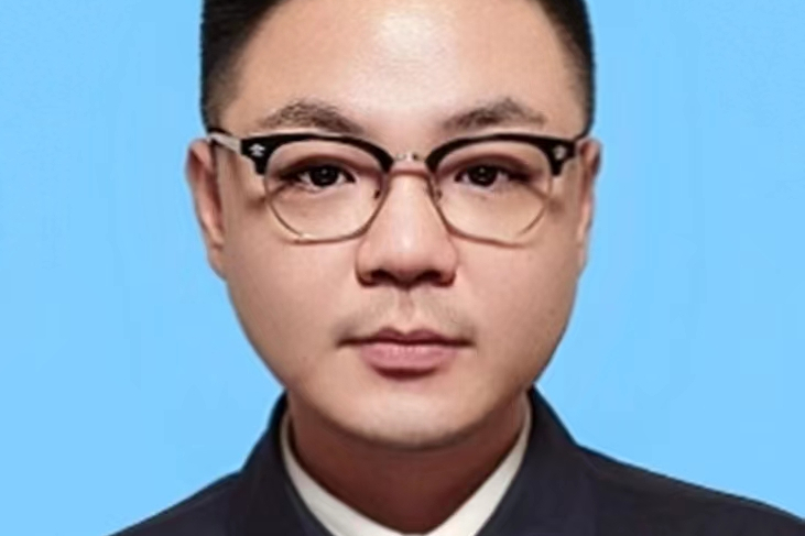 劉陶(察哈爾學會天津辦公室主任;海河振興(天津)集團有限公司黨委書記、董事長; 海河聯誼會主席) 劉陶(察哈爾學會天津辦公室主任;海河振興(天津)集團有限公司黨委書記、董事長; 海河聯誼會主席)