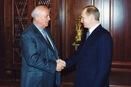 戈巴契夫與普京（右）