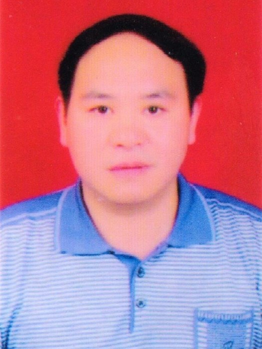李俊華(湖南省懷化市漵浦縣農業農村局黨組成員、總農藝師) 李俊華(湖南省懷化市漵浦縣農業農村局黨組成員、總農藝師)