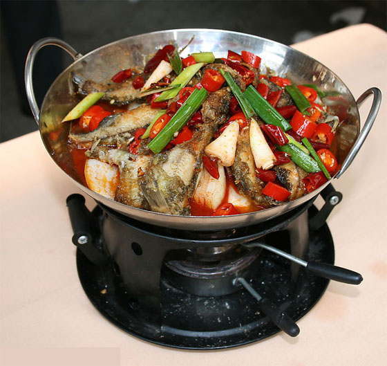 乾鍋黃顙魚的做法