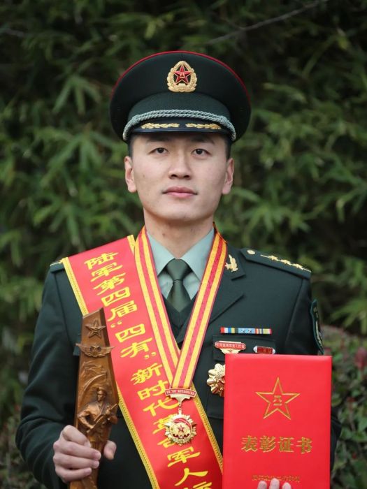 鄭紀文(陸軍第83集團軍某合成旅“紅一連”政治指導員) 鄭紀文(陸軍第83集團軍某合成旅“紅一連”政治指導員)