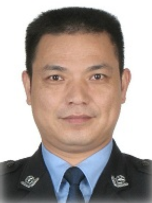 劉龍興(江西省南昌市公安局新建分局黨委委員、副局長、四級高級警長)