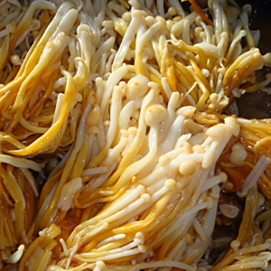 針菌豬肝湯