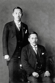牧口（右）和戶田（左），1930年