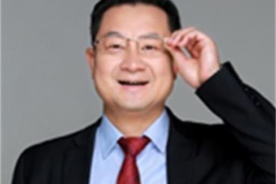 張東(中國電信政企信息服務事業群產業網際網路技術總監) 張東(中國電信政企信息服務事業群產業網際網路技術總監)