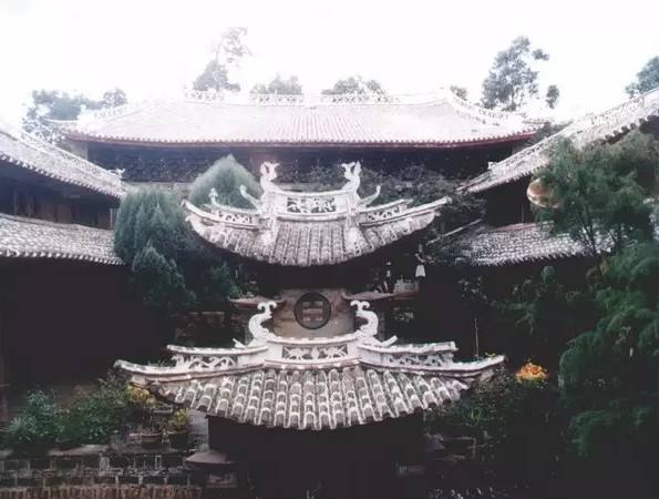 圓鶴山“飛來寺”
