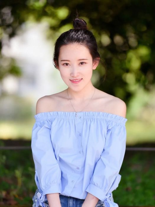 李鑫妍 李鑫妍