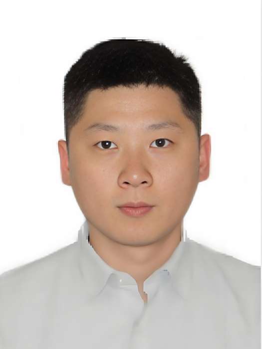 趙忠龍(內蒙古大學物理科學與技術學院副教授)