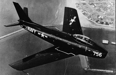 第三架原型機 XFJ-2B（133756）是第一個試飛的