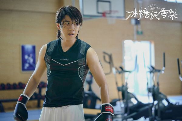 蔣世佳(2020年電視劇《冰糖燉雪梨》中的角色) 蔣世佳(2020年電視劇《冰糖燉雪梨》中的角色)