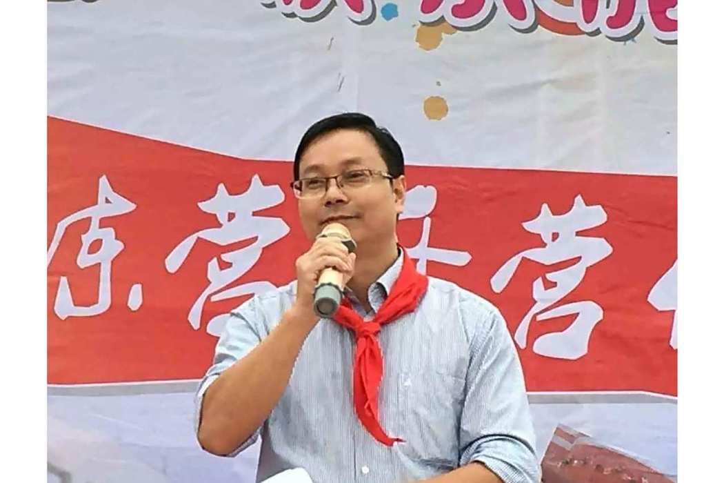 張長根(江西省井岡山報社原黨組成員、副總編輯) 張長根(江西省井岡山報社原黨組成員、副總編輯)