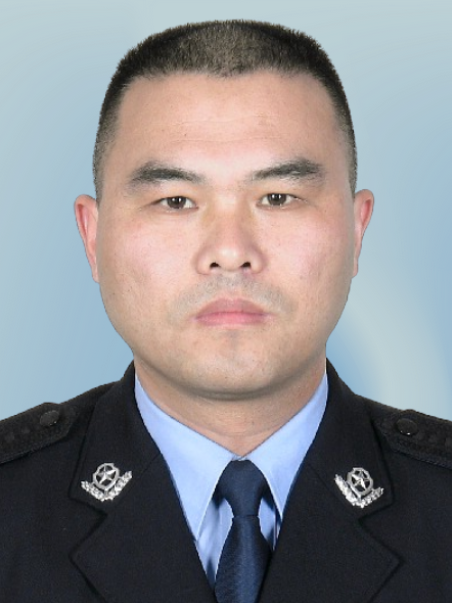 陳萬軍(江蘇省徐州市銅山區公安局原黨委委員、副局長) 陳萬軍(江蘇省徐州市銅山區公安局原黨委委員、副局長)
