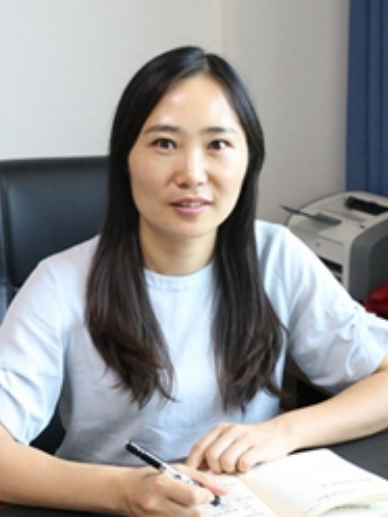 曾燕(四川省瀘州市瀘縣文化廣電旅遊局黨組成員、副局長) 曾燕(四川省瀘州市瀘縣文化廣電旅遊局黨組成員、副局長)