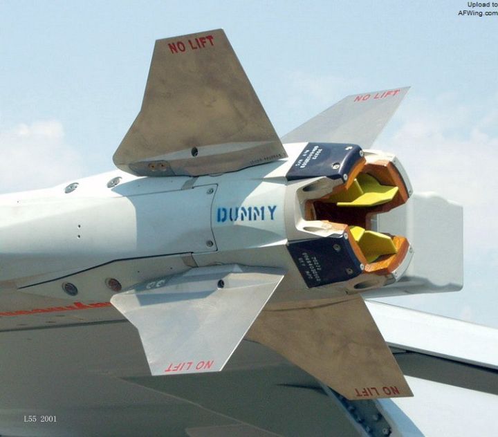 AIM-9X噴管內部的燃氣舵