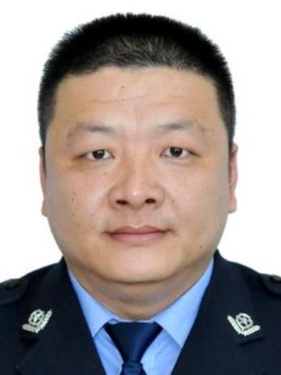 李國慶(山東省濟寧市金鄉縣公安局黨委副書記、政委,二級警長) 李國慶(山東省濟寧市金鄉縣公安局黨委副書記、政委,二級警長)