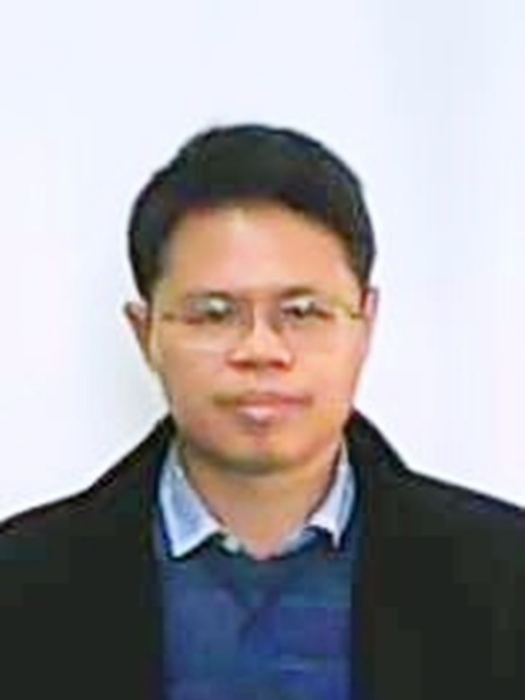 何洪鳴 何洪鳴