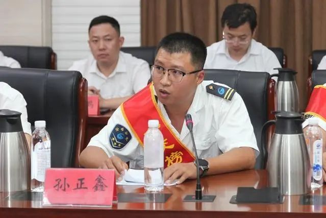 孫正鑫(濟南公交公司駕駛員) 孫正鑫(濟南公交公司駕駛員)