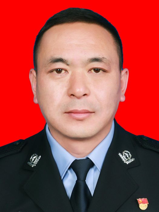 周杰(四川省甘孜藏族自治州丹巴縣公安局黨委副書記、政委) 周杰(四川省甘孜藏族自治州丹巴縣公安局黨委副書記、政委)