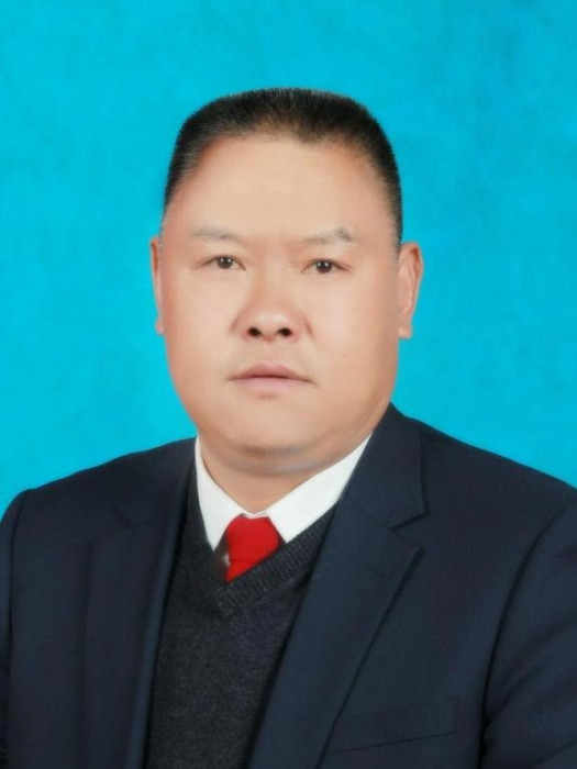 鄭雲飛(甘肅省碌曲縣人民政府副縣長、縣公安局黨委書記、局長) 鄭雲飛(甘肅省碌曲縣人民政府副縣長、縣公安局黨委書記、局長)