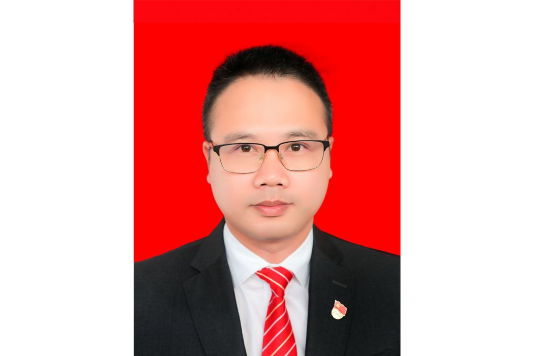 李中秋(瀏陽市最佳化營商環境協調事務中心黨組書記) 李中秋(瀏陽市最佳化營商環境協調事務中心黨組書記)