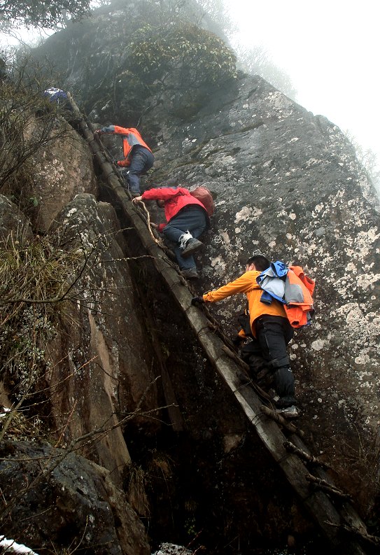 登瓦山需要過5道天梯關——萍水攝影
