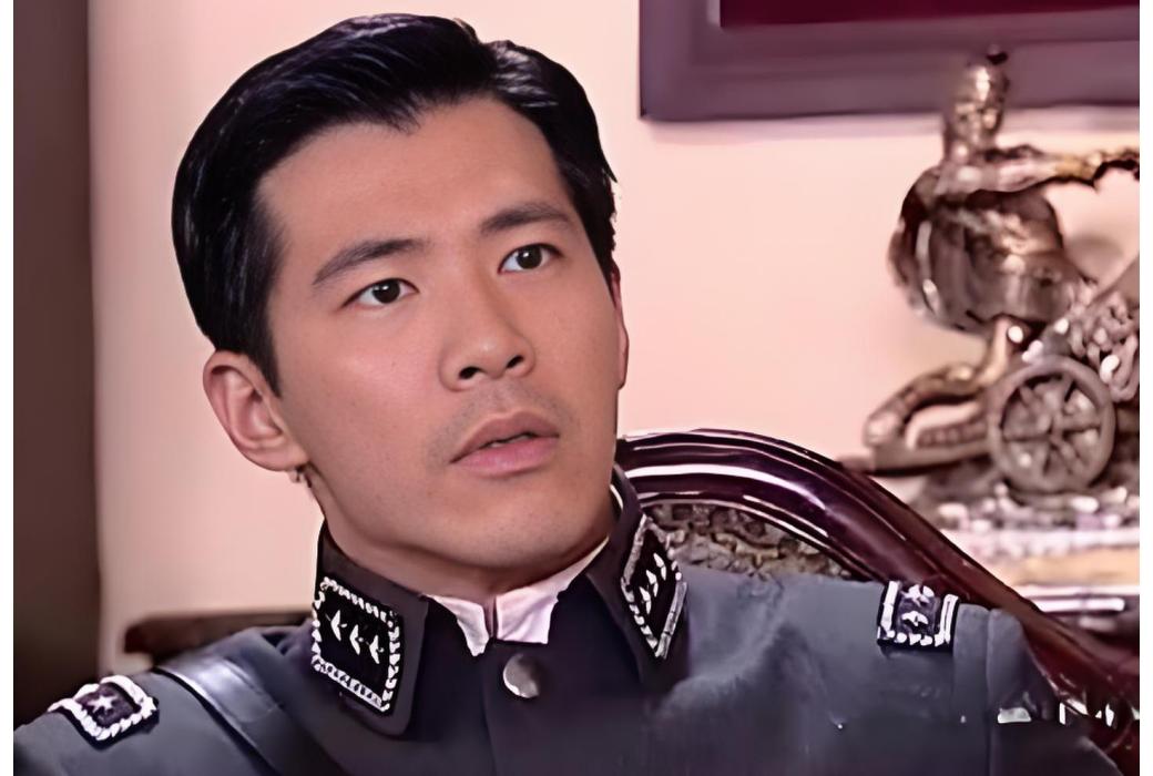 秦天寶(《新還君明珠》中黃少祺飾演的角色) 秦天寶(《新還君明珠》中黃少祺飾演的角色)