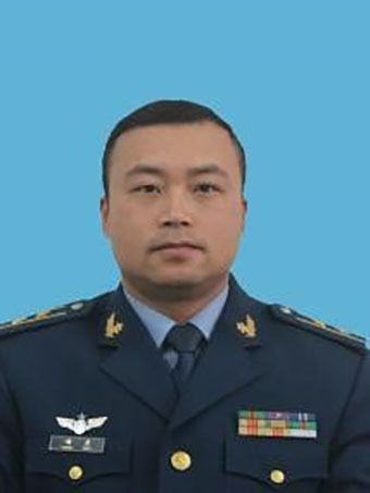 項楚(某部隊專業技術中校助理工程師) 項楚(某部隊專業技術中校助理工程師)