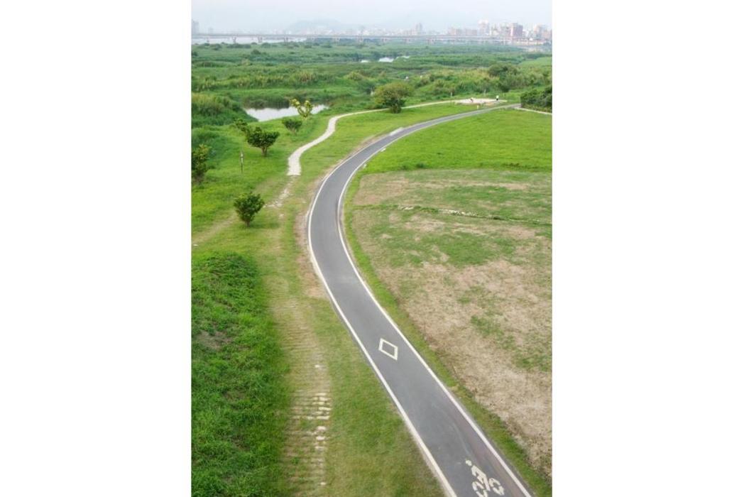 張曲公路 張曲公路