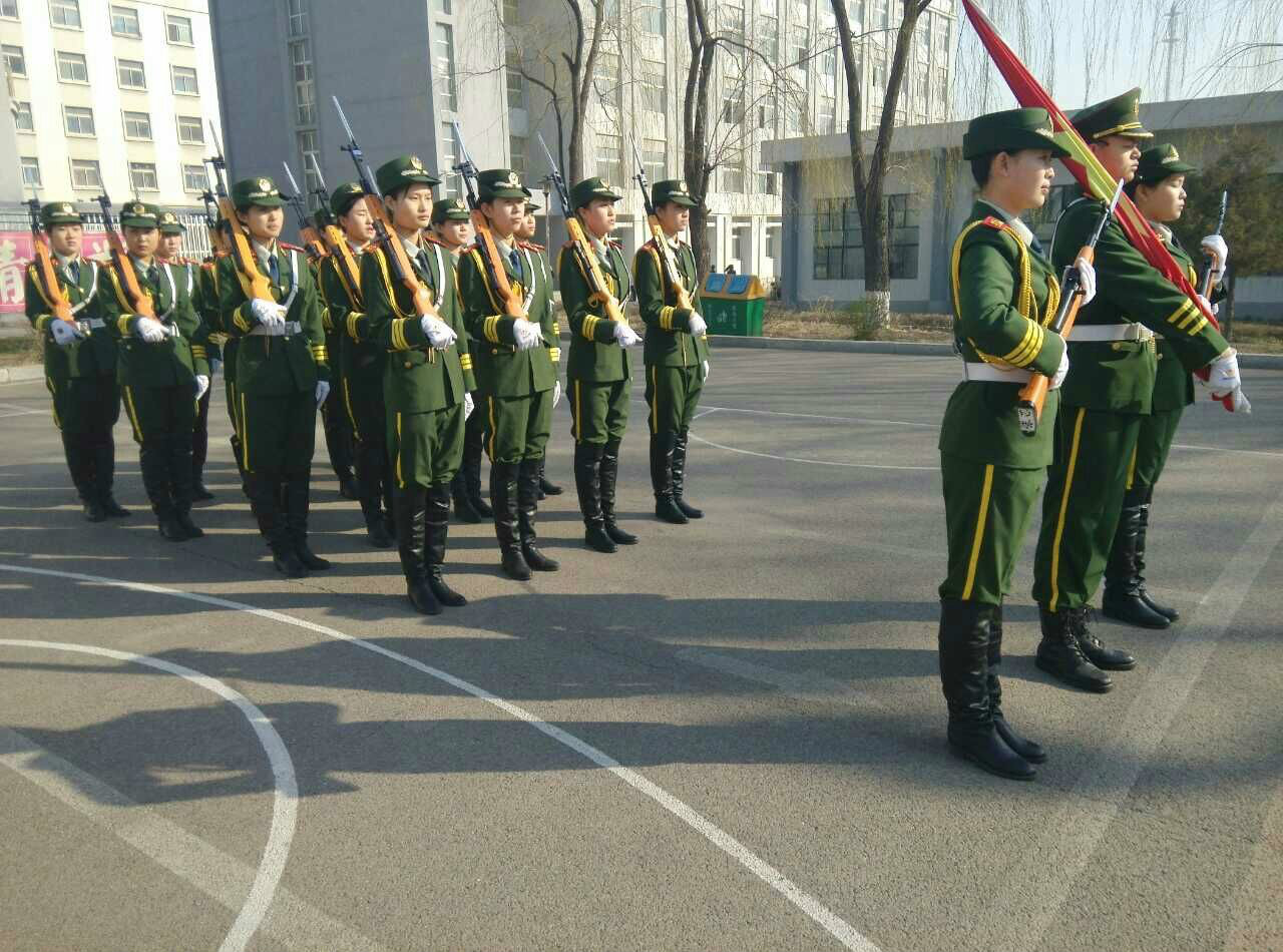 遼寧經濟職業技術學院校國旗班