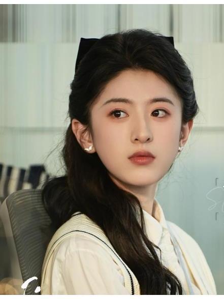 方梨(電視劇《難哄》中的女配角)