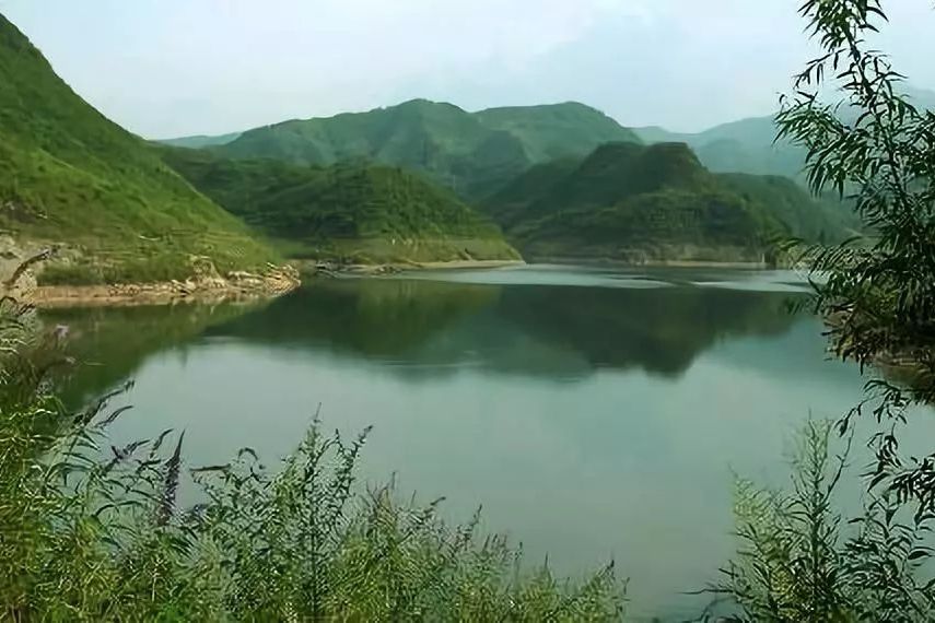 大坡水庫(位於河南省泌陽縣高邑鄉境內的水庫) 大坡水庫(位於河南省泌陽縣高邑鄉境內的水庫)