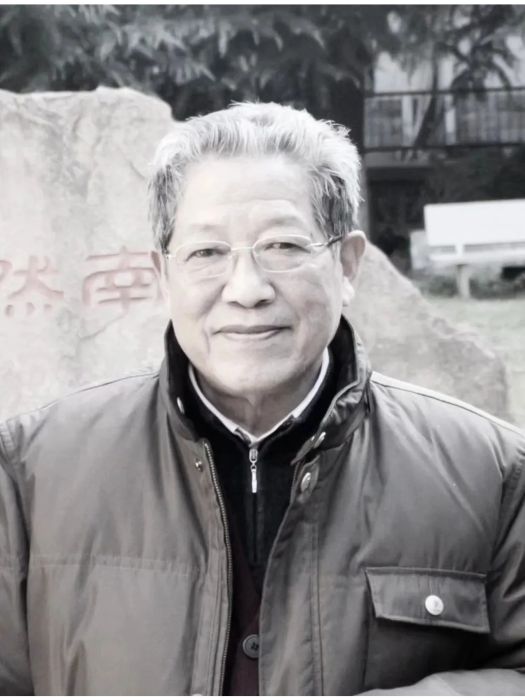 李靈年 李靈年