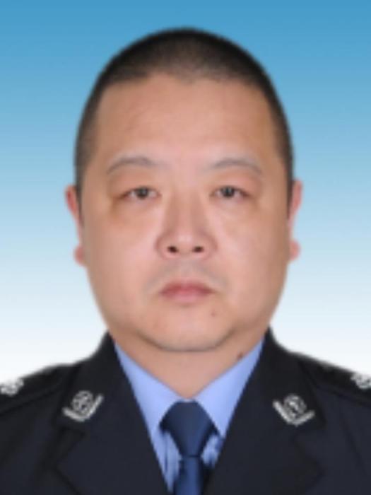 周林(四川省金堂縣綜合行政執法局副局長、黨組成員) 周林(四川省金堂縣綜合行政執法局副局長、黨組成員)