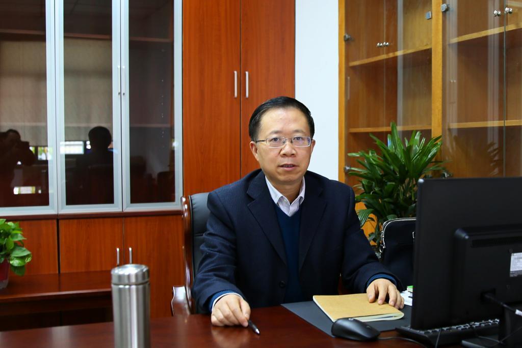 張海明(馬鞍山職業技術學院黨委委員、副院長) 張海明(馬鞍山職業技術學院黨委委員、副院長)