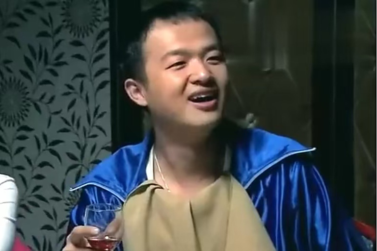 董德(家庭劇《我和老媽一起嫁》中的角色) 董德(家庭劇《我和老媽一起嫁》中的角色)
