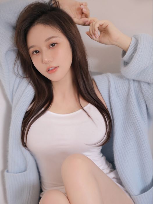 何雨桐(中國內地女演員) 何雨桐(中國內地女演員)