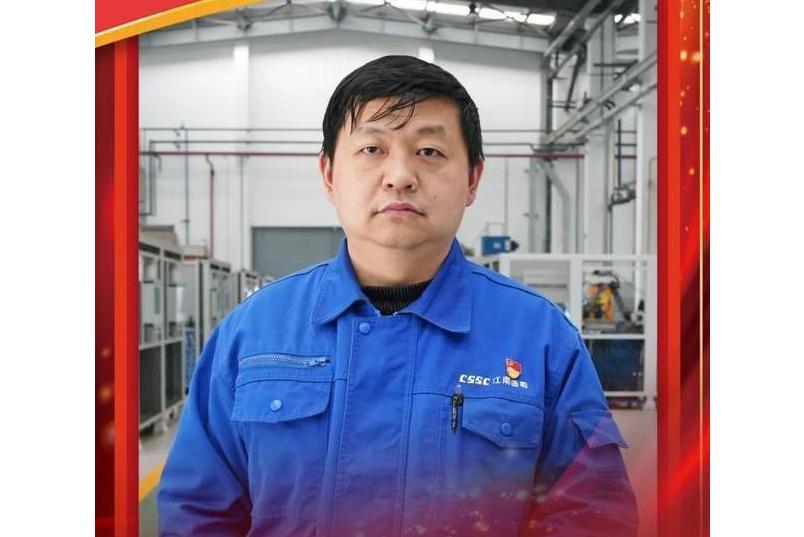 張彬(船舶電焊工、高級技師) 張彬(船舶電焊工、高級技師)